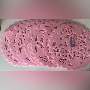 NWT Spritz Pink Floral Felt Charger Placemats Spring Scalloped edges Set of 8